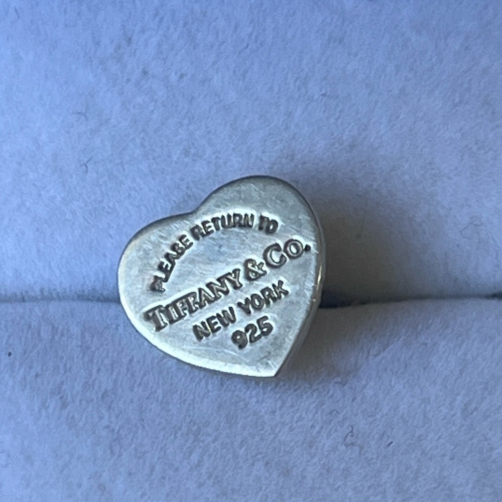 Tiffany & co SINGLE heart stud earring